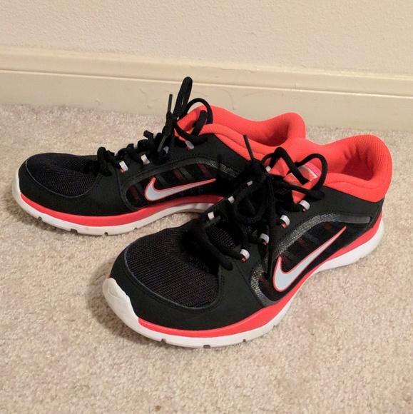 Nike Shoes - Nike Tennis Shoes